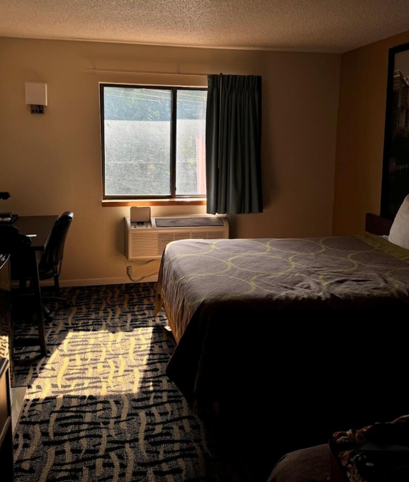 Oyo West Point Inn ภายนอก รูปภาพ